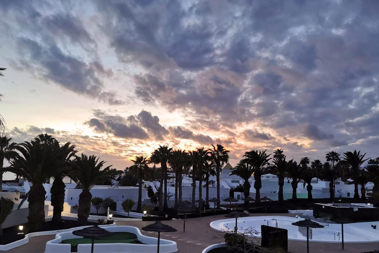 Calypso, Apartamento Completo Con Vistas Al Mar Y A La Piscina En Costa Teguise Buitenkant foto